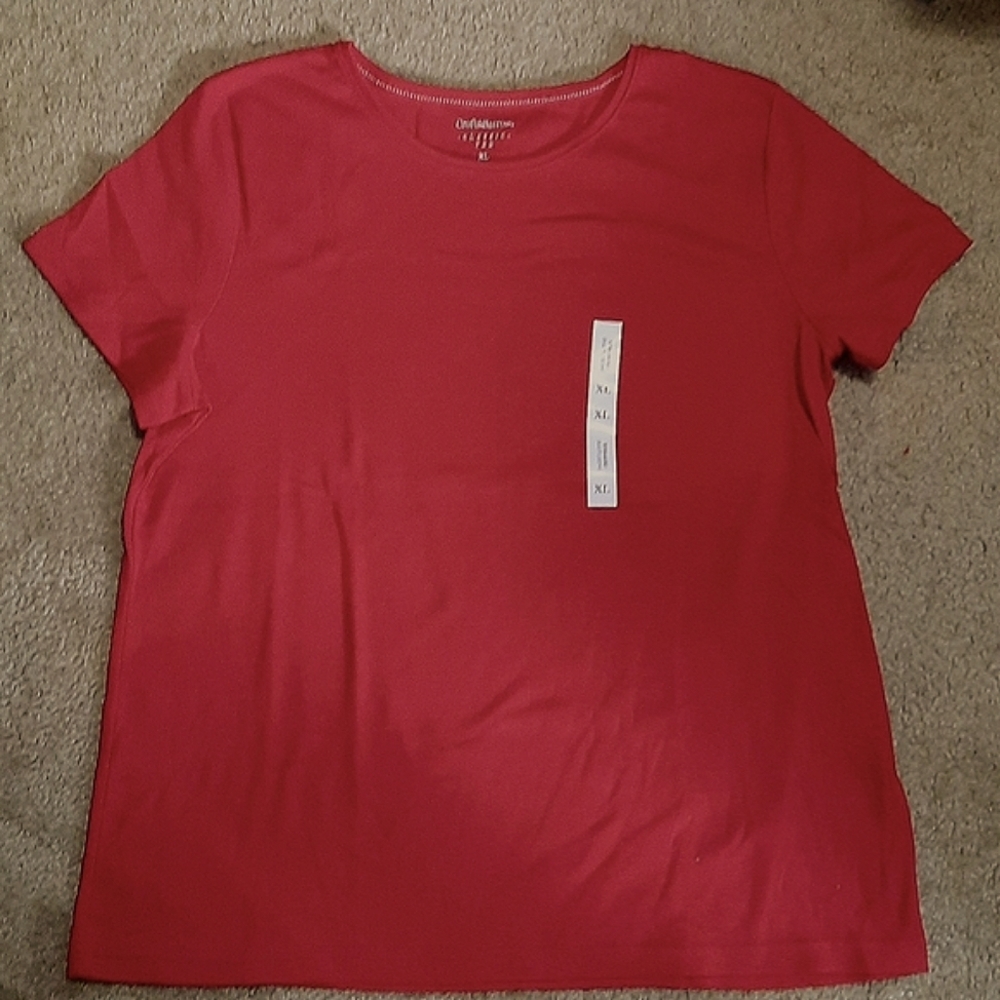 True red cotton tee